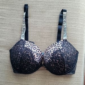 36DD Victoria's Secret Very Sexy Pushup